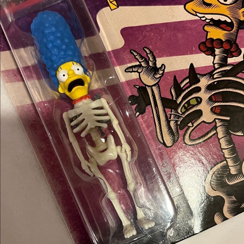 The Simpsons Treehouse of Horror Skeleton Marge Action Figure - Picture 4 of 4